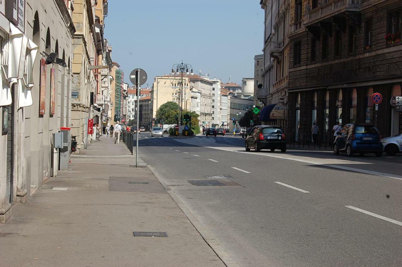 Appartamenti Corridoni Terst Exteriér fotografie