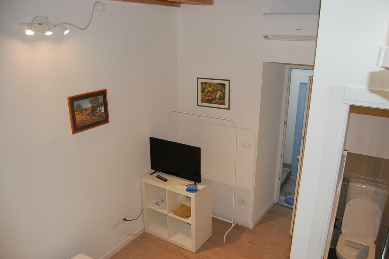 Appartamenti Corridoni Terst Exteriér fotografie