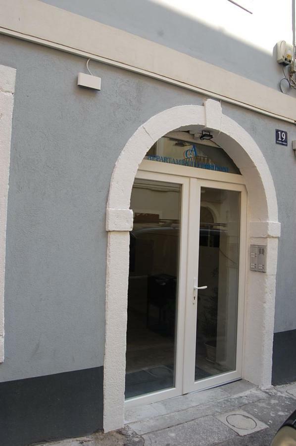 Appartamenti Corridoni Terst Exteriér fotografie